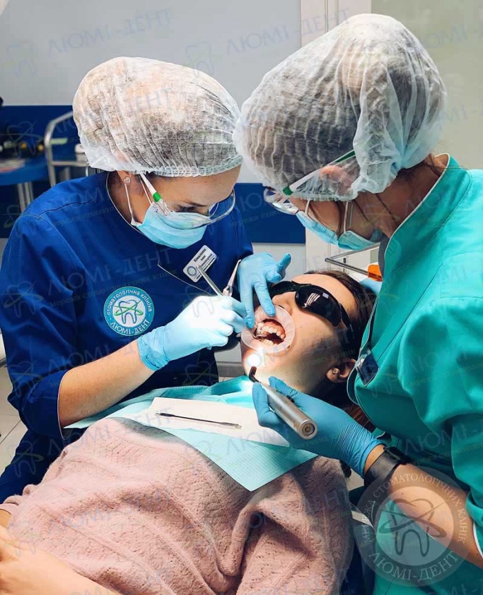 Стоматолог ортодонт це фото Люмі-Дент