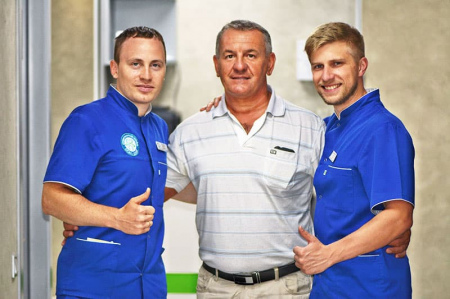 Стоматологи с пациентом Киев