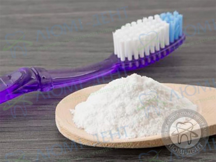 Професійна чистка зубів содою фото Люмі-Дент