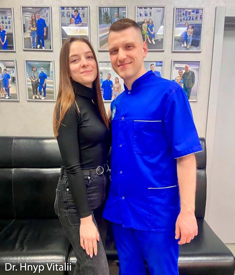 Implantologist with a patient