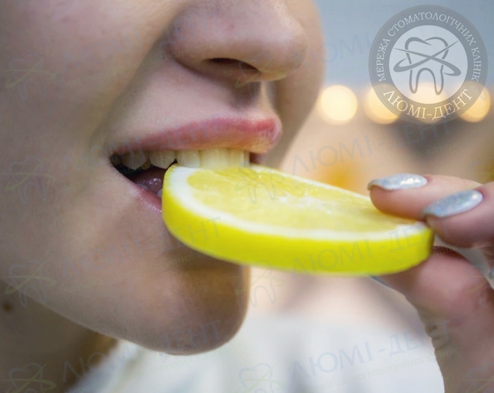 Кислий присмак в роті фото Люмі-Дент
