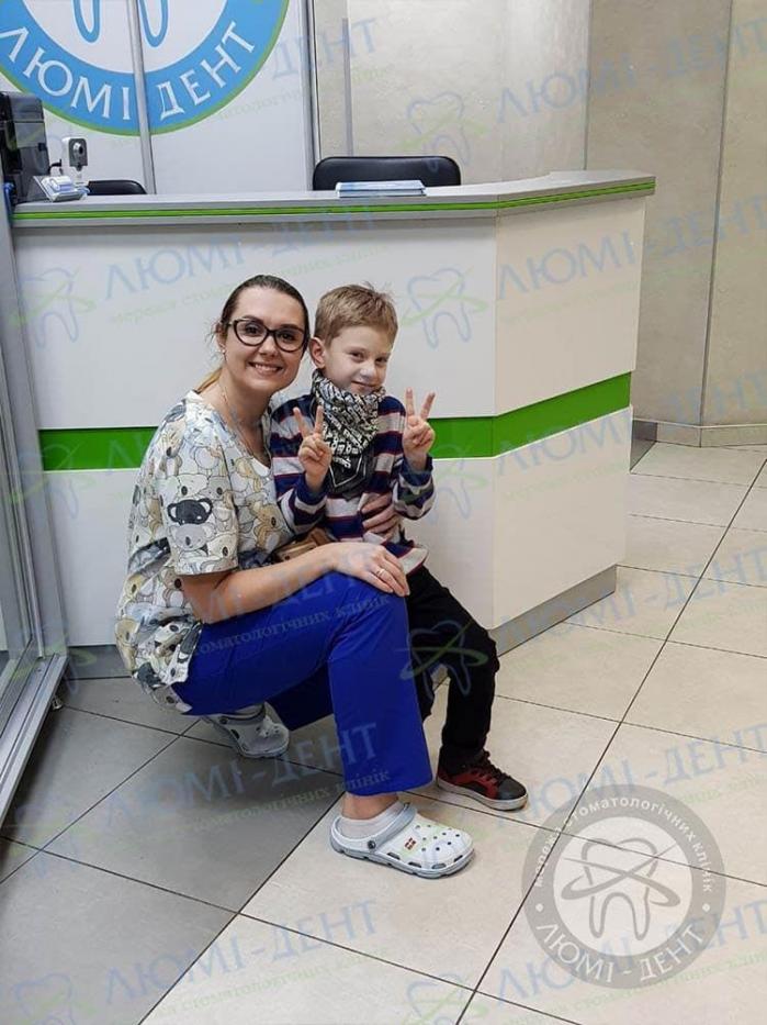 Дитячий лікар і наш маленький пацієнт Молочниця у дітей в роті фото Люмі-Дент