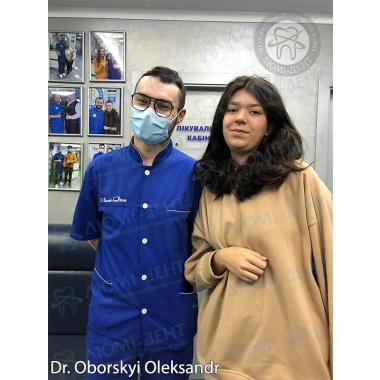 Фото с пациенткой после визита к доктору Оборскому Александру