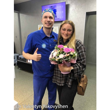 Фото с врачом Яковишен Валентин Николаевич улыбки клиентов