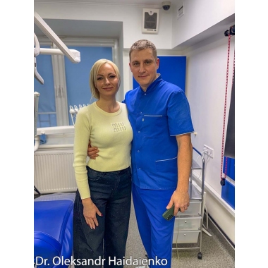 Фото работы доктора из пациентом Гайдаенко А. В. Люми-Дент Киев
